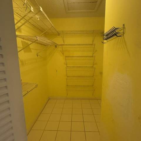 197 Lake Susan Lane, West Palm Beach FL - photo 9 of 24