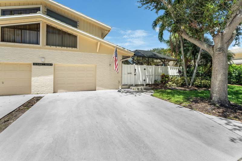 3 bedroom Townhouse at 12584 Woodmill Drive, Westwood Lakes 4 Westwood Gardens, Palm Beach Gardens — photo 2
