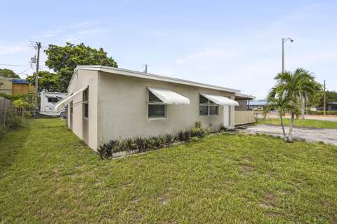 3231 Vassallo Avenue, Palm Springs FL - photo 20 of 25