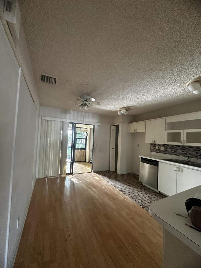 2 bedroom Villa at 5933 Forest Hill Boulevard #3, Forest Hill Villas Garden Condo, West Palm Beach — photo 4