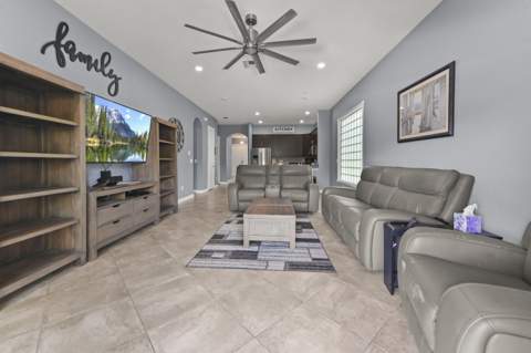 7213 Sandgrace Lane, Lake Worth FL - photo 7 of 57