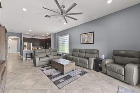 7213 Sandgrace Lane, Lake Worth FL - photo 9 of 57