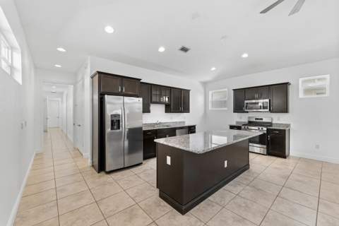 4984 SE Railway Avenue, Stuart FL - photo 11 of 67