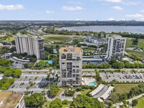 2425 Presidential Way #1006, West Palm Beach FL - photo 11 of 22