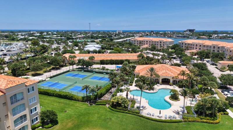 2 bedroom Condominium at 17 Harbour Isle Drive #Ph03, Harbour Isle At Hutchinson Island West, A Condominium, Hutchinson Island — photo 2