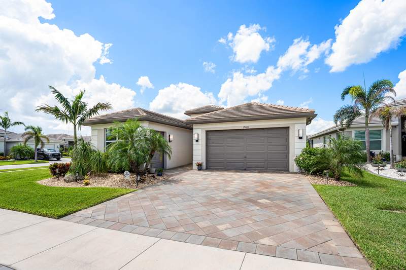 4 bedroom Single Family Residence at 12200 SW Sandpiper Way, Riverland Parcel C - Plat Three, Port St. Lucie — photo 4