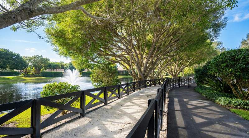 4 bedroom Single Family Residence at 3678 Touch Of Class Court, Equestrian Club Estates 1, Wellington — photo 4