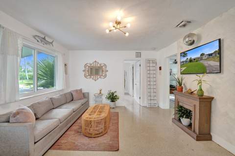 180 NW 48th Court, Oakland Park FL - photo 10 of 33
