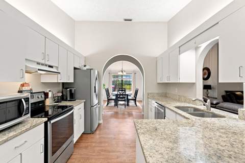 6107 Bamboo Drive, Fort Pierce FL - photo 18 of 45