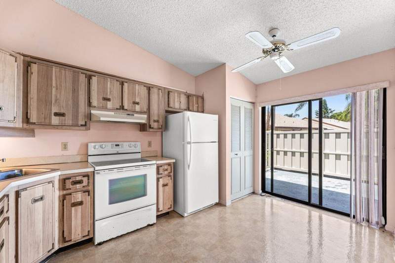 2 bedroom Condominium at 1024 Green Pine Boulevard #I, Palm Club Village I Condo, West Palm Beach — photo 4