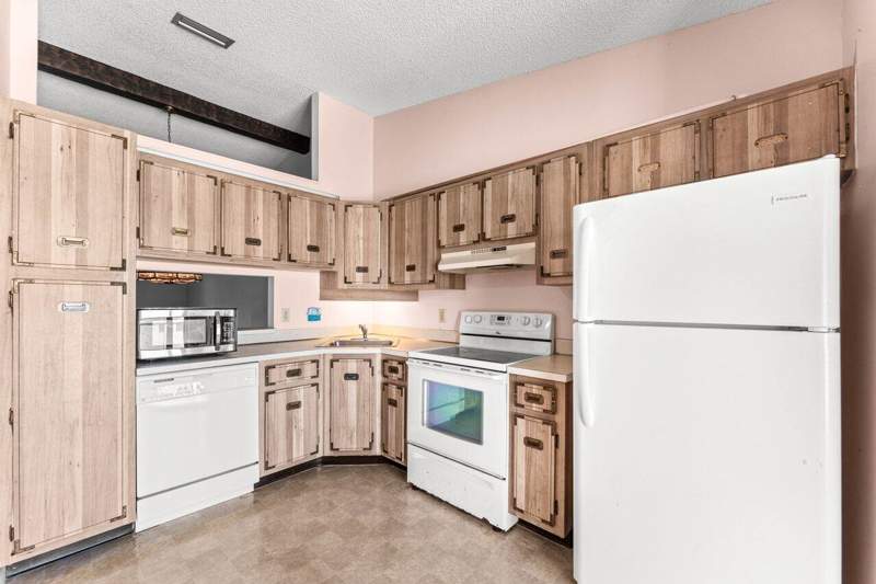 2 bedroom Condominium at 1024 Green Pine Boulevard #I, Palm Club Village I Condo, West Palm Beach — photo 3