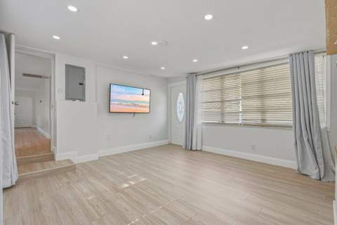 254 SW 6th Street, Dania Beach FL - photo 9 of 31