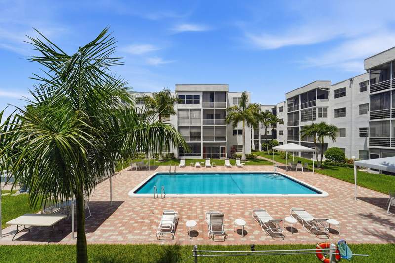 2 bedroom Condominium at 3000 E Sunrise Lakes Drive #223, Quail Run Of Sunrise, Sunrise — photo 2