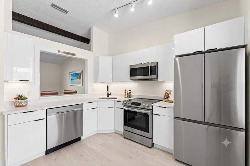 2 bedroom Condominium at 1024 Green Pine Boulevard #I, Palm Club Village I Condo, West Palm Beach — photo 2