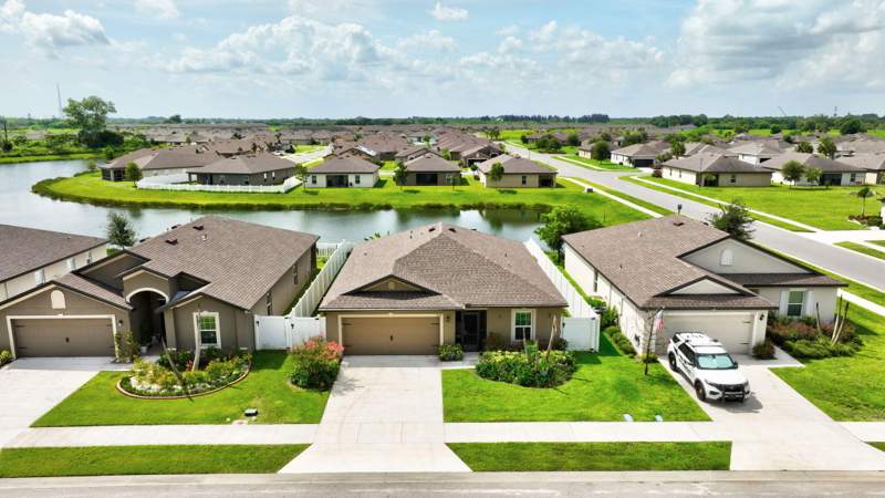 3 bedroom Single Family Residence at 5521 Fantasy Drive, Celebration Pointe, Fort Pierce — photo 2