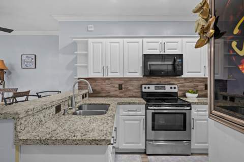 4859 NW 58th Manor, Coconut Creek FL - photo 7 of 32