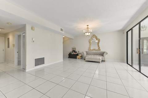5965 Parkwalk Drive #913, Boynton Beach FL - photo 9 of 44
