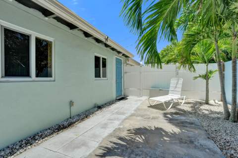 230 NE 45th Street, Oakland Park FL - photo 19 of 26