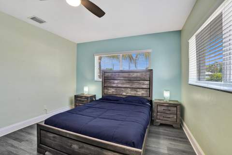 230 NE 45th Street, Oakland Park FL - photo 10 of 26