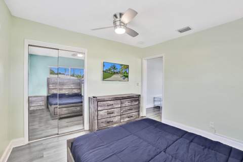230 NE 45th Street, Oakland Park FL - photo 11 of 26