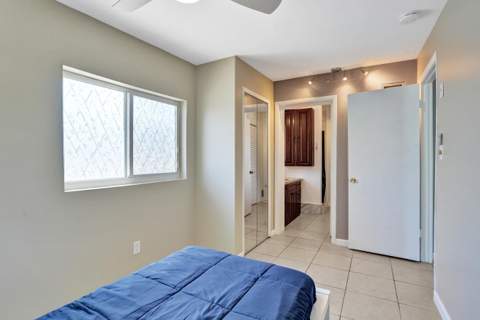 230 NE 45th Street, Oakland Park FL - photo 24 of 26