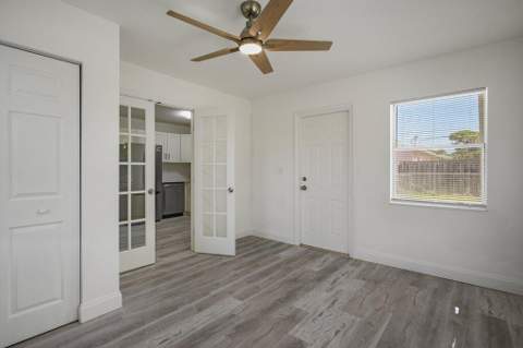 911 SE Dolphin Drive, Stuart FL - photo 15 of 25