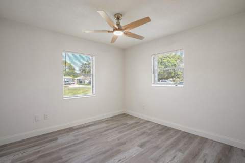 911 SE Dolphin Drive, Stuart FL - photo 19 of 25