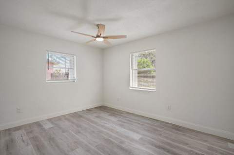 911 SE Dolphin Drive, Stuart FL - photo 21 of 25