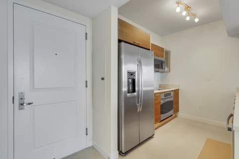 480 Hibiscus Street #821, West Palm Beach FL - photo 7 of 25