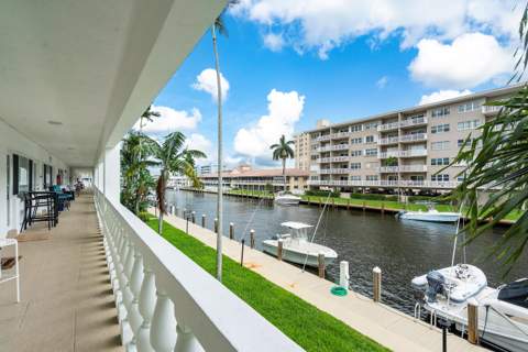 2881 NE 32nd Street #220, Fort Lauderdale FL - photo 6 of 36