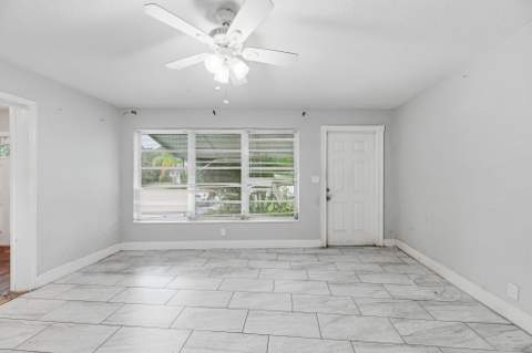 1640 NE 32nd Place, Pompano Beach FL - photo 9 of 31
