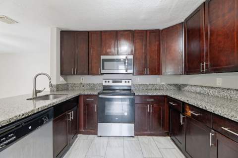 1640 NE 32nd Place, Pompano Beach FL - photo 13 of 31