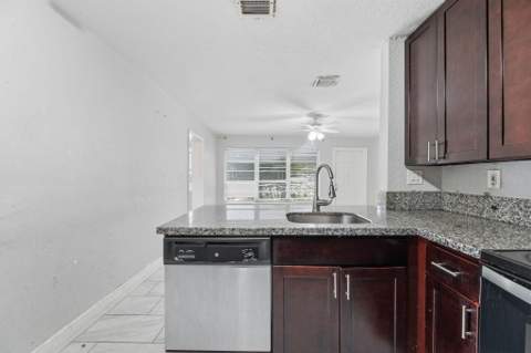 1640 NE 32nd Place, Pompano Beach FL - photo 14 of 31
