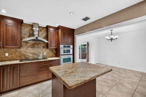 7151 SW 5th Court, Pembroke Pines FL - photo 13 of 40