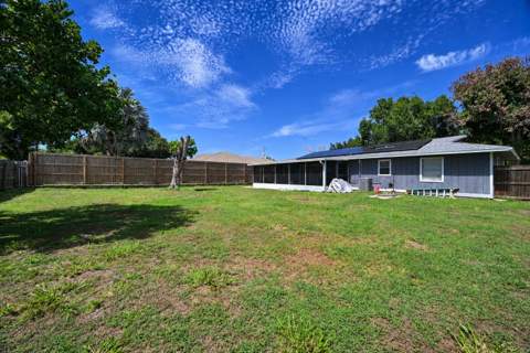 4703 Myrtle Drive, Fort Pierce FL - photo 24 of 39