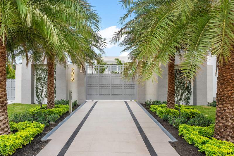 7 bedroom Single Family Residence at 3030 Washington Road, Prospect Park South, West Palm Beach — photo 2