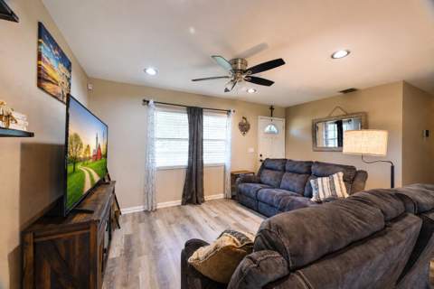 4703 Myrtle Drive, Fort Pierce FL - photo 13 of 39