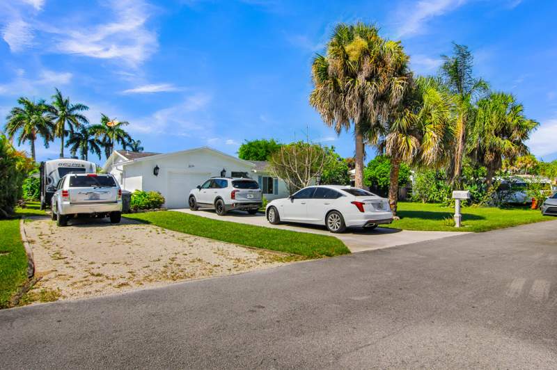 3 bedroom Single Family Residence at 3079 Indian Trail, Hypoluxo Village 1, Lake Worth — photo 3