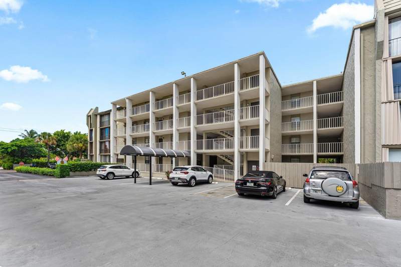 3 bedroom Condominium at 501 SW 11th Place #412, Corinthian Gardens Inc Condo, Boca Raton — photo 2