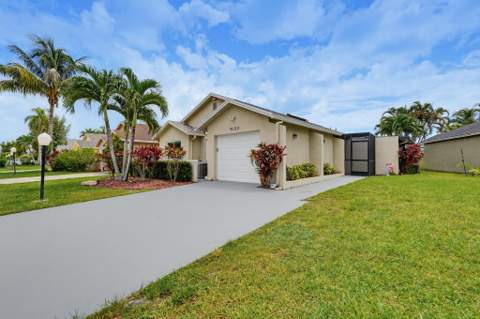 9123 Pine Springs Drive, Boca Raton FL - photo 22 of 59