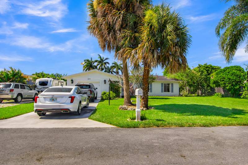 3 bedroom Single Family Residence at 3079 Indian Trail, Hypoluxo Village 1, Lake Worth — photo 2