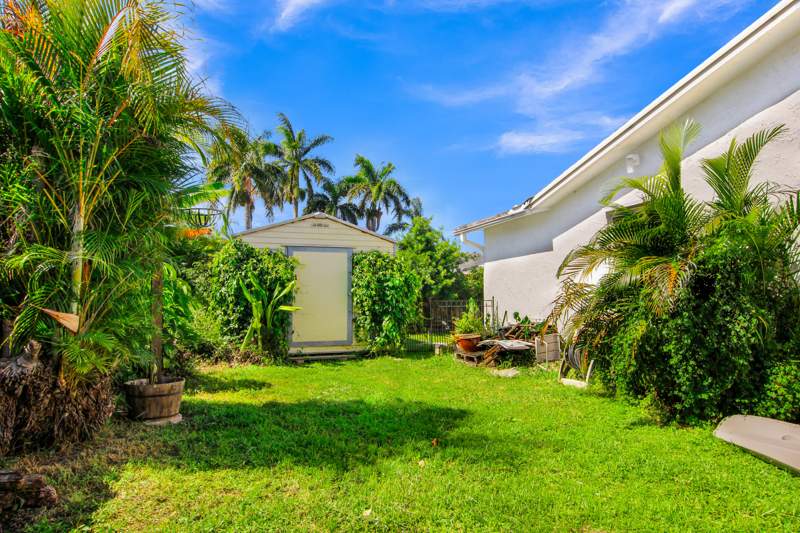3 bedroom Single Family Residence at 3079 Indian Trail, Hypoluxo Village 1, Lake Worth — photo 4