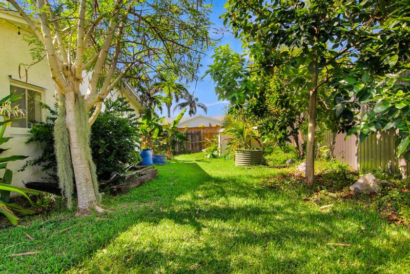 3 bedroom Single Family Residence at 3079 Indian Trail, Hypoluxo Village 1, Lake Worth — photo 5
