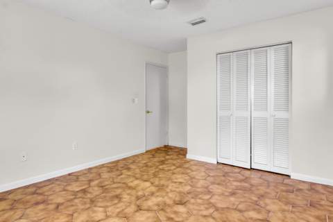3079 Indian Trail, Lake Worth FL - photo 17 of 25
