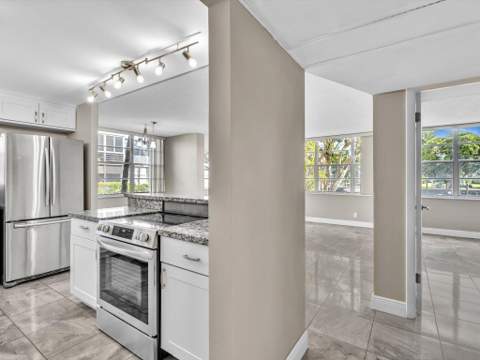 2741 Taft Street #104, Hollywood FL - photo 18 of 74