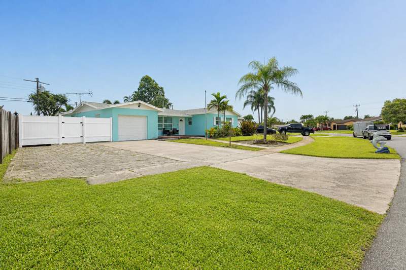 3 bedroom Single Family Residence at 2395 Edgewater Drive, Edgewater Park, West Palm Beach — photo 2