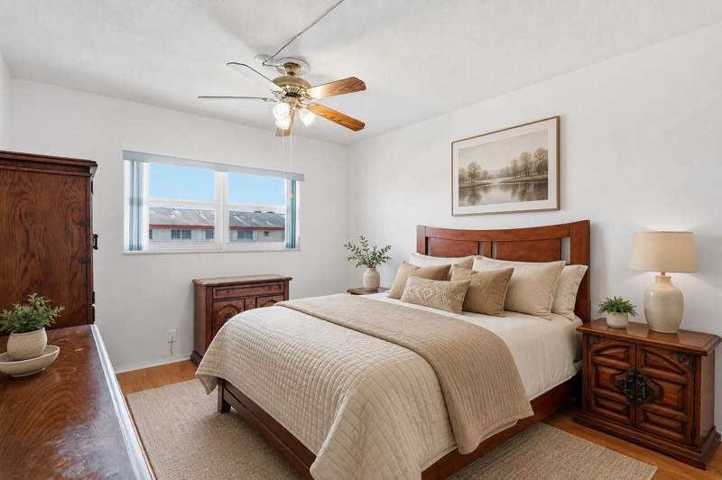 2 bedroom Condominium at 5300 Washington Street #301E, Beverly Hills, Hollywood — photo 2