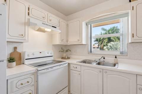 5300 Washington Street #301E, Hollywood FL - photo 7 of 23