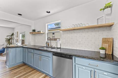 827 Nathan Hale Road, West Palm Beach FL - photo 9 of 51