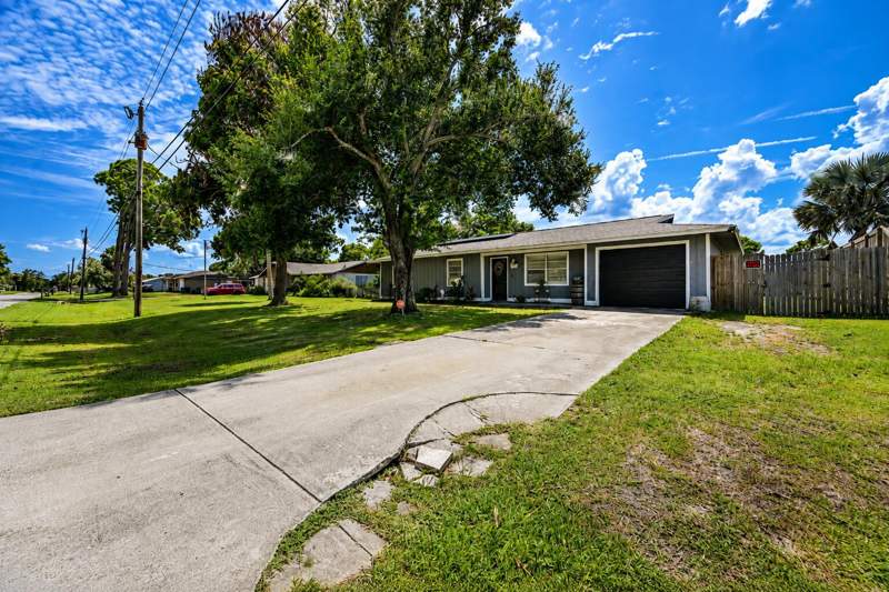 3 bedroom Single Family Residence at 4703 Myrtle Drive, Indian River Estates Unit 7, Fort Pierce — photo 5